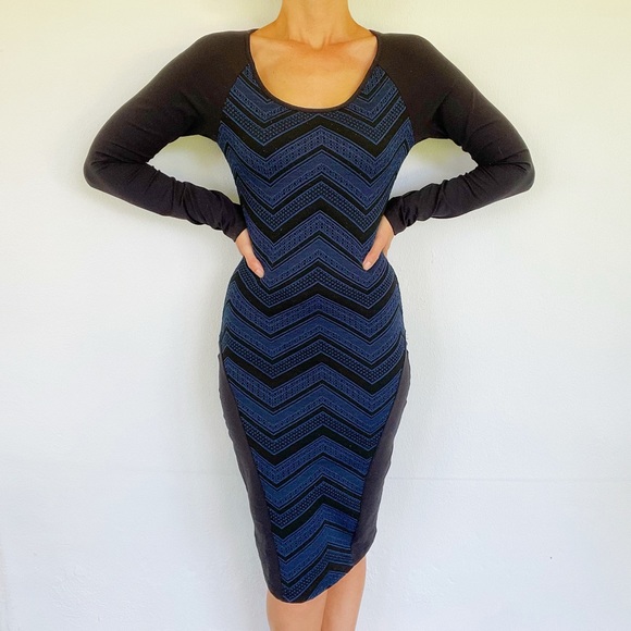 Willow & Clay black blue woven chevron long sleeve bodycon dress size small - Picture 1 of 12